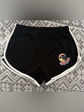 Taking Back Sunday Woman’s Shorts with elastic waist